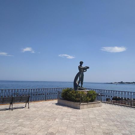 Suite Sul Mare Giardini Naxos Dış mekan fotoğraf